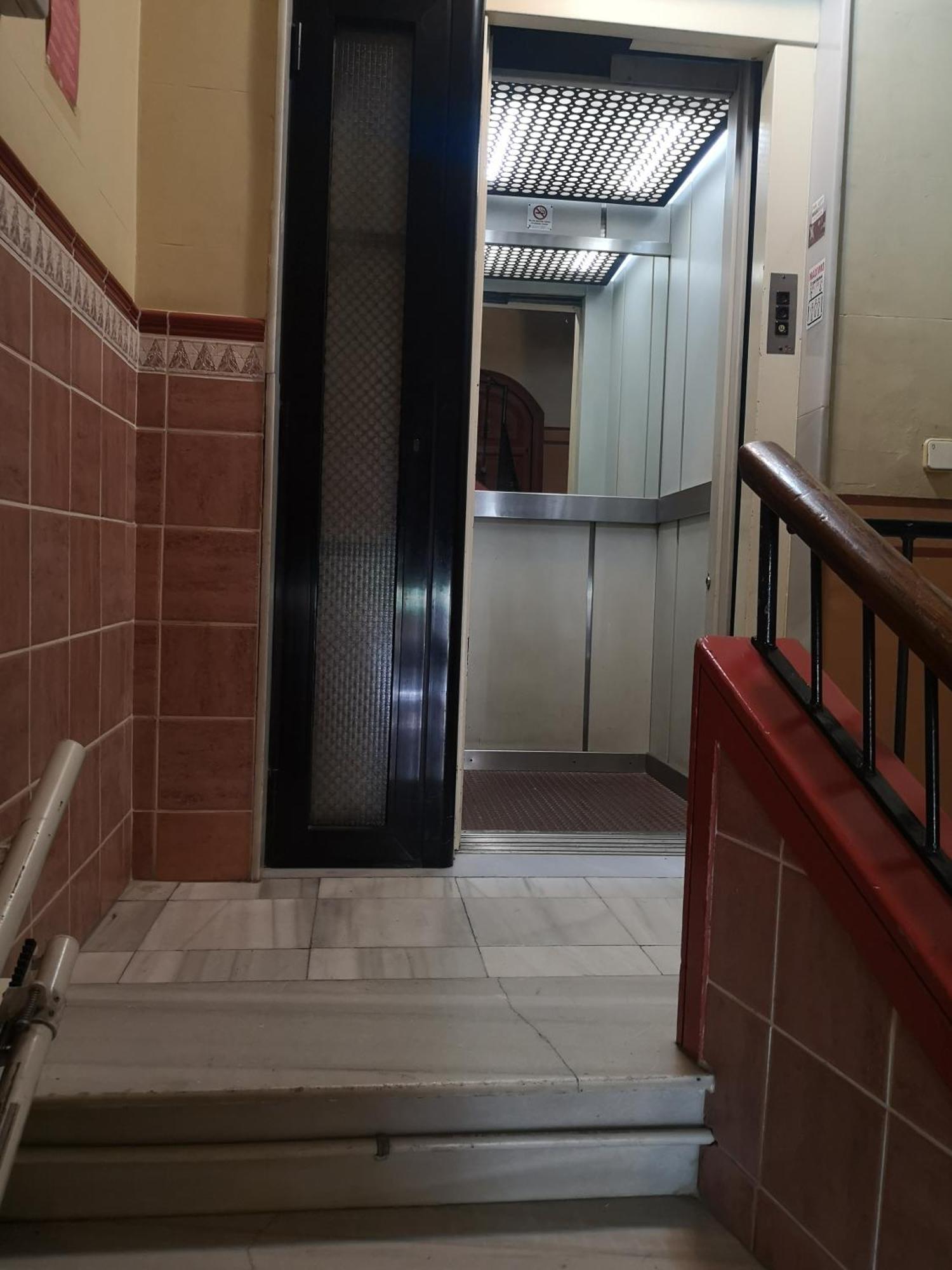 Aparteasy - Family Sant Antoni Apt. Барселона Экстерьер фото