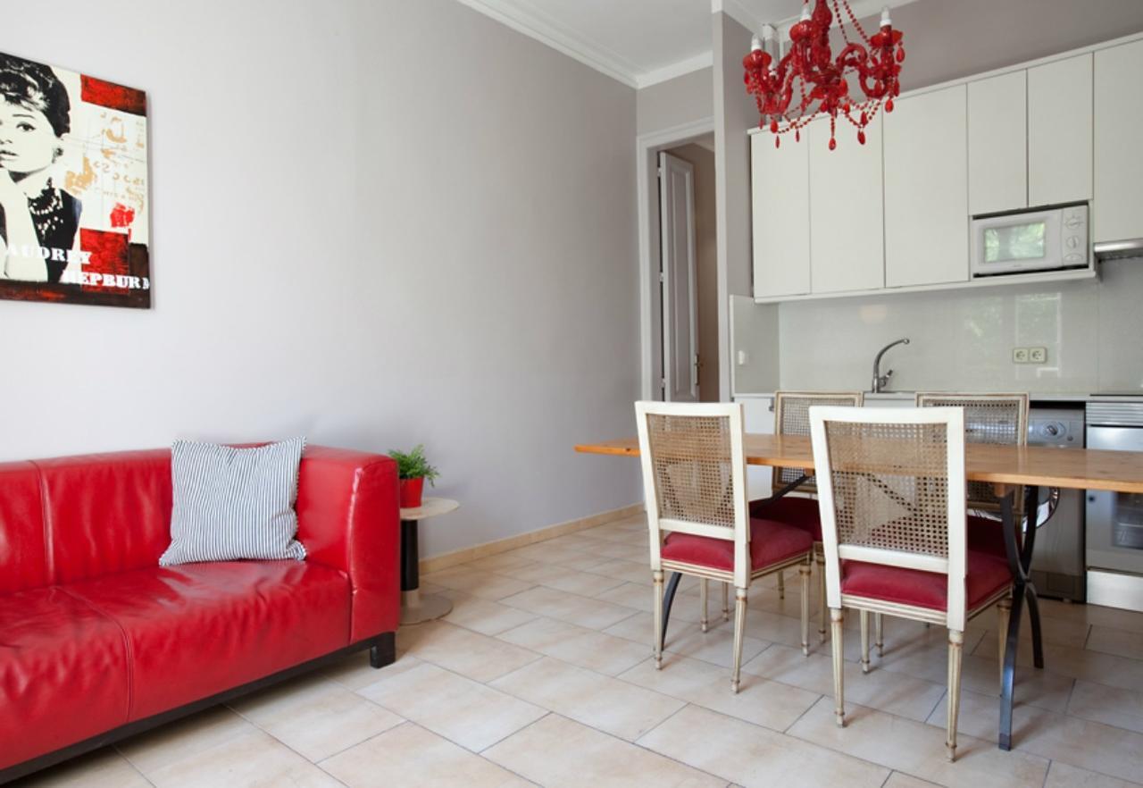 Aparteasy - Family Sant Antoni Apt. Барселона Экстерьер фото